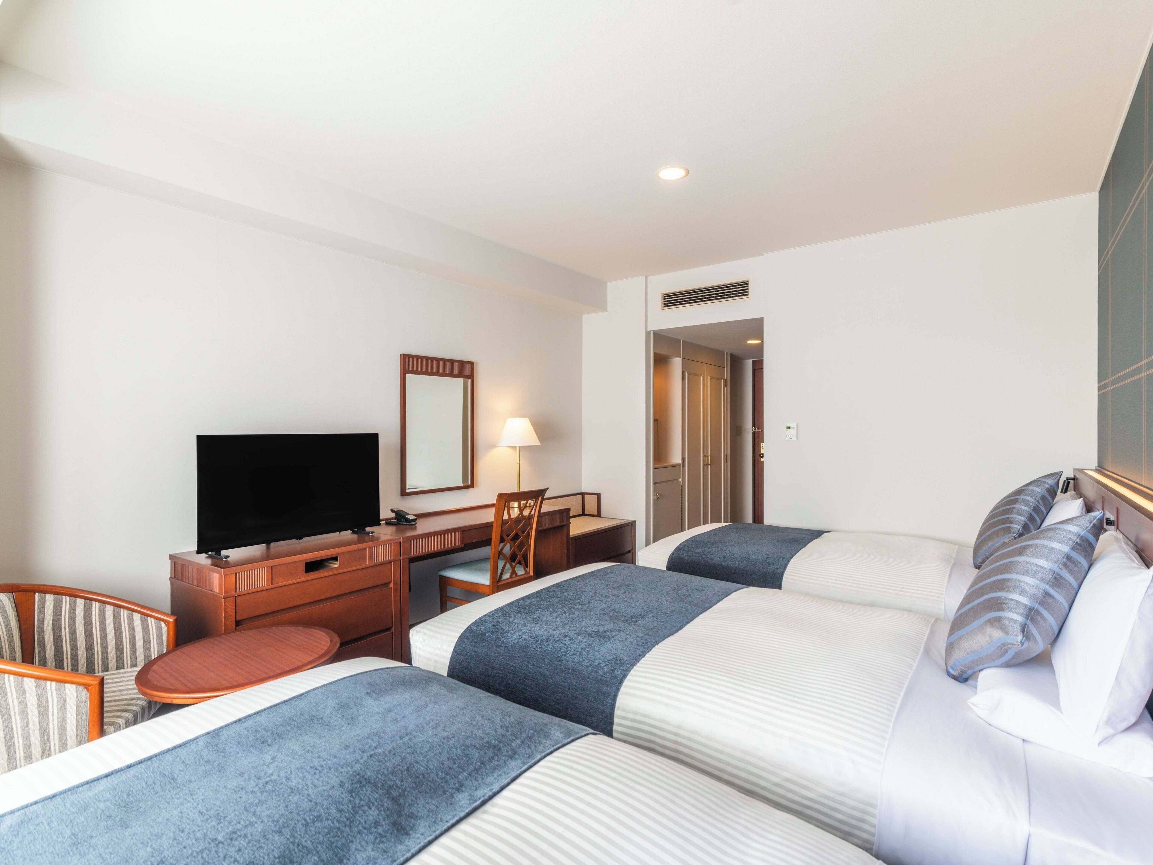 [Renewal] Superior Triple, Non Smoking | Desk, free WiFi, bed sheets
