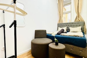 1 bedroom, bed sheets