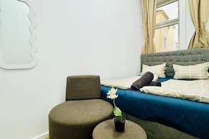 Interior - Cozy Private Room, Only 12-Min Walk to Augarten (Vienna)