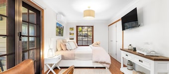 Relax with your Best Friend in the heart of Tilba