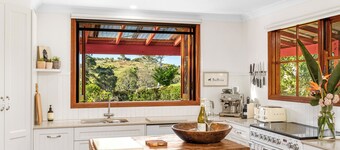 Relax with your Best Friend in the heart of Tilba