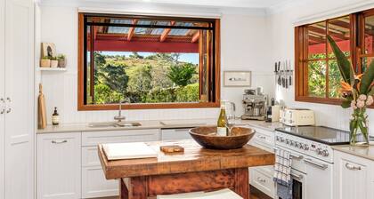 Relax with your Best Friend in the heart of Tilba