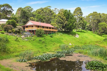 ➤ Serene Tilba Farm Retreat on 4 Acres – Steps from Village Charm!