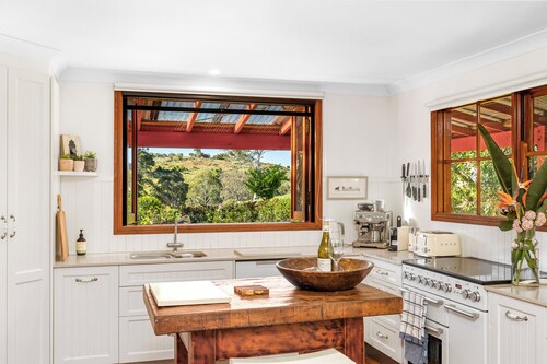 Pet Friendly Farm Stay in the centre of Tilba!