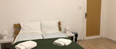 3 bedrooms, free WiFi, bed sheets