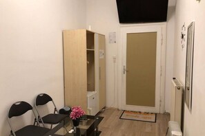 Interior - Convenient 3BR Apt. near Danube & Millenium Tower (Vienna)