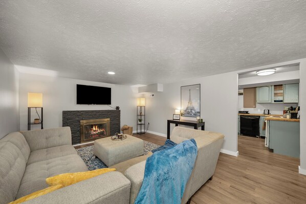 Smart TV, fireplace - Charming 3-bedroom duplex with AC, WiFi in superb Spokane (Spokane)