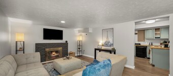 Charming 3-bedroom duplex with AC, WiFi in superb Spokane