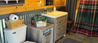 Charming cabin in delightful Duquette with AC near miles of ATV trails.