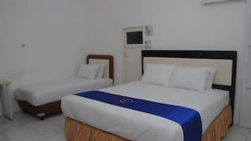 Kamar Triple Keluarga | Meja kerja, ruang kerja ramah laptop, dan Wi-Fi gratis