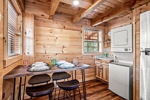 Fridge, microwave, oven, stovetop - Christmas Tree is Up! King Beds, Arcade Games, Shuffleboard, Hot Tub & Cornhole! (Sevierville)