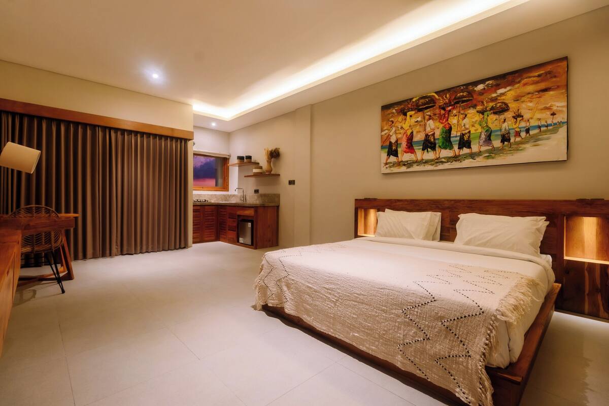 Soundproofing, free WiFi, bed sheets
