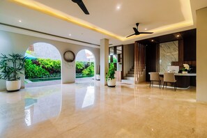 Interior entrance - Campbar 4 (Munggu)