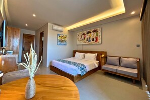 Junior Σουίτα, 1 Queen Κρεβάτι, Μπαλκόνι, Θέα στην Πόλη (Campbar Suite) | Γραφείο, ηχομόνωση, δωρεάν Wi-Fi, κλινοσκεπάσματα 