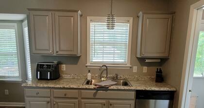 Charming country retreat!