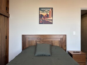 2 多间卧室、熨斗/熨衣板、WiFi、床单