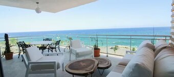 Oceanfront Luxury Apartment