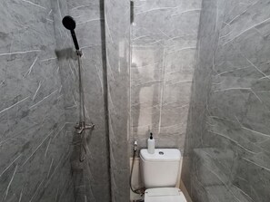 Dobbeltrom – standard | Bad | Dusj og håndklær