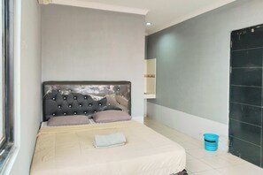 Free WiFi, bed sheets - NamRoom at Kebayoran Baru (Jakarta)