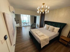 2 chambres, fer et planche à repasser, Wi-Fi, literie fournie