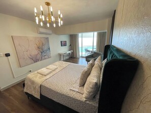 2 chambres, fer et planche à repasser, Wi-Fi, draps fournis