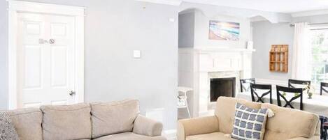Smart TV y chimenea
