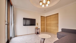 Basic House, Mountain View | Living area | Flat-screen TV - Fuji Holiday (Fujiyoshida)