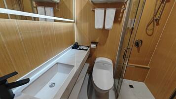 Iron/ironing board, free WiFi