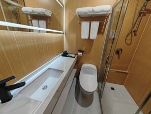 Iron/ironing board, free WiFi - Holiday Inn Chongqing Yungang (Chongqing)