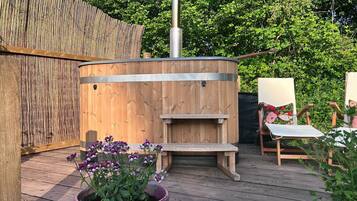 Bain à remous extérieur