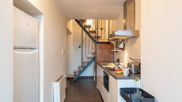 Frigorifero, microonde, piano cottura, macchina per tè/caffè