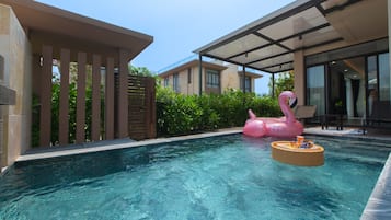 Private pool