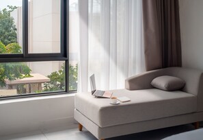 In-room safe, desk, blackout curtains, soundproofing - Hese Pool Villas & Resort Cam Ranh (Cam Lam)
