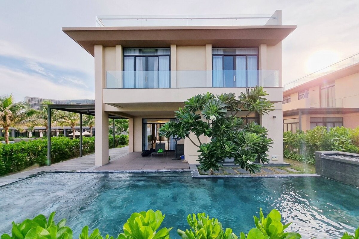 Villa, 4 chambres, en face de la plage | Coffre-fort, bureau, rideaux d’obscurcissement, système d’insonorisation