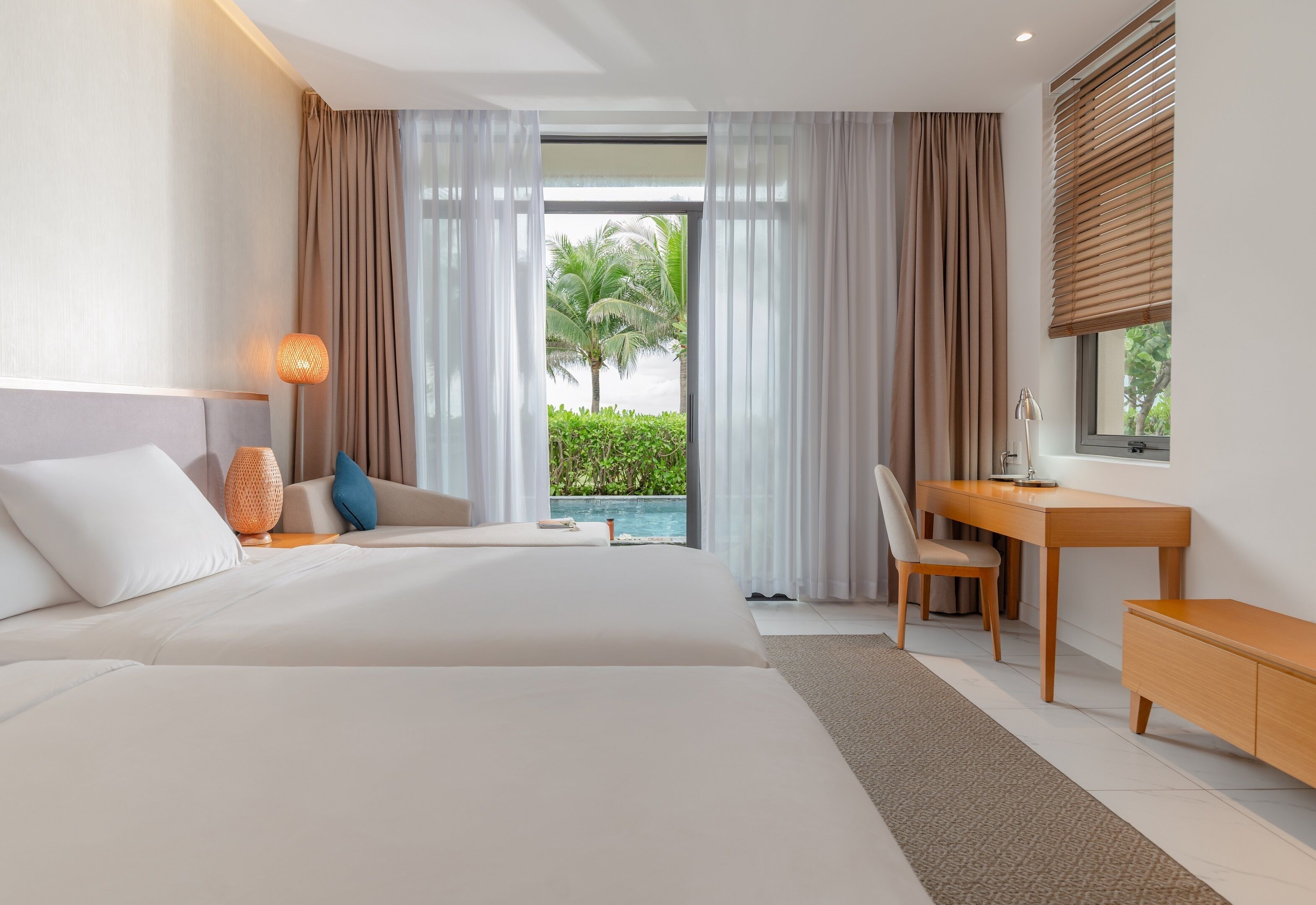 Villa, 3 habitaciones, piscina privada, frente a la playa | Caja fuerte, escritorio, cortinas opacas y sistema de insonorización