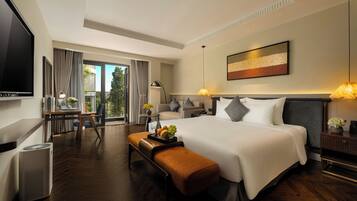 Grand Suite, 1 King Bed, Balcony, City View | Egyptian cotton sheets, premium bedding, memory foam beds, minibar