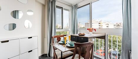 تناول الطعام