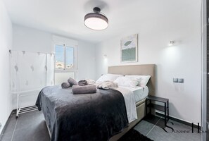 Iron/ironing board, free WiFi, bed sheets