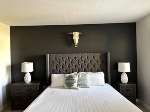 2 bedrooms, desk, iron/ironing board, travel cot - North Scottsdale Townhome- BEST LOCATION- Across from Fairmont Princess (Phoenix)