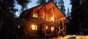 Cozy Mountain Cabin: Modern Amenities, Room for the Whole Family and then some