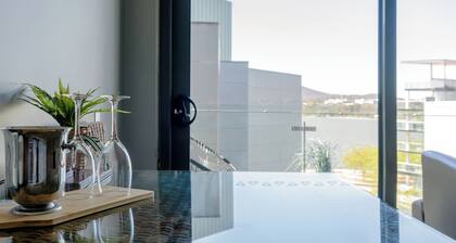 Modern studio with free wifi & parking
