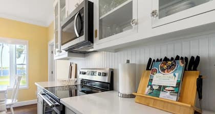 Intracoastal Waterfront Retreat, Sleeps 10