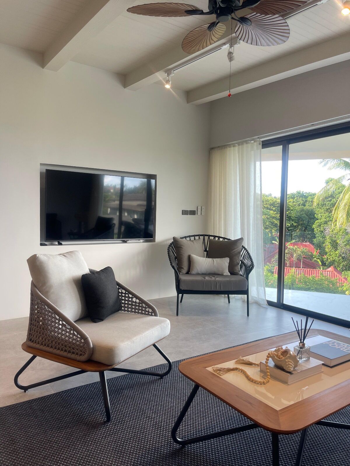 Penthouse Seaview 2Bedrooms 4th Floor | 起居区 | 智能电视