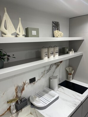 Deluxe Garden Suite 2 Bedrooms 2nd Floor | Private kitchen | Full-size fridge, microwave, oven, stovetop
