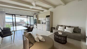 Premium Seaview Suite 1Bedroom 4th Floor | Living area