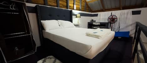 1 bedroom, desk, iron/ironing board, WiFi