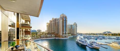 ラグジュアリー アパートメント マリーナビュー | バルコニー