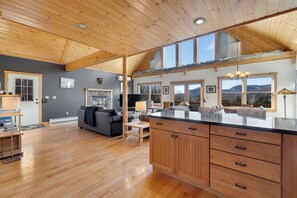Smart TV, fireplace, offices, computer monitors