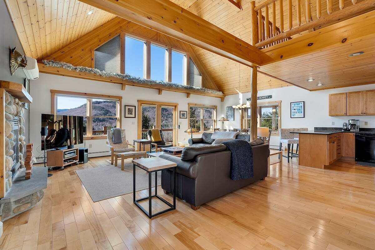 Smart TV, fireplace, offices, computer monitors
