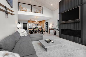 Smart-TV, Kamin, Tischfußball, Stereoanlage